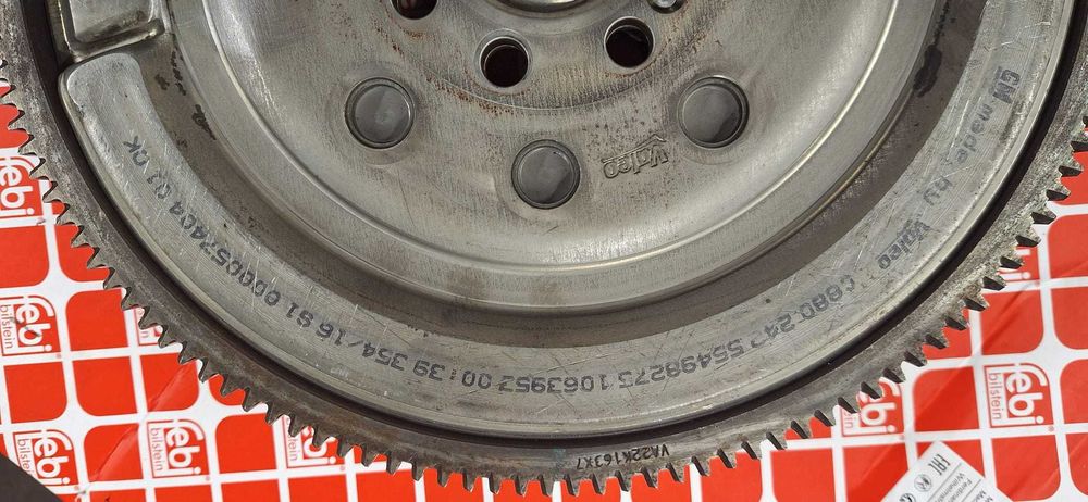 Sprzęgło+docisk+koło dwumasowe