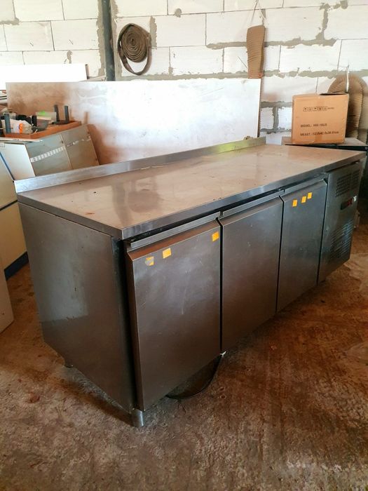 Продам холодильні столи TEFCOLD CK7410
