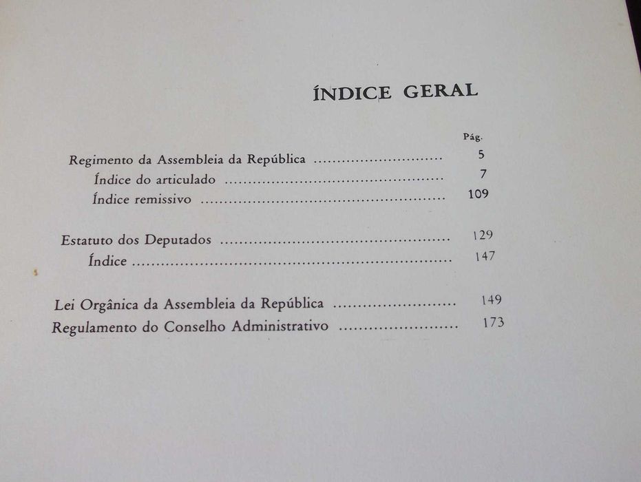 Livro Regimento e legislação interna Assembleia República 1979