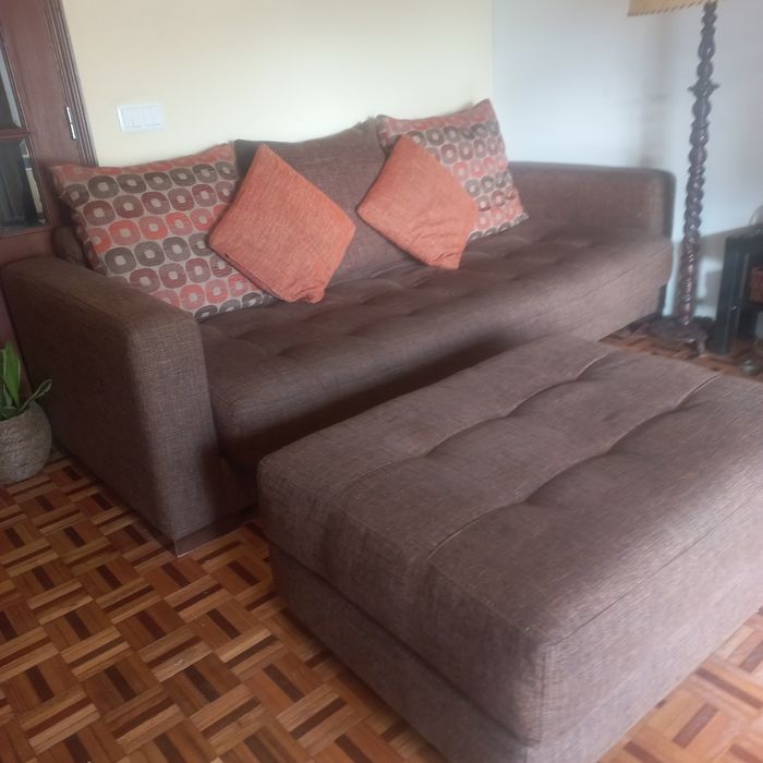 Sofá  grande  com chaise longue amovível