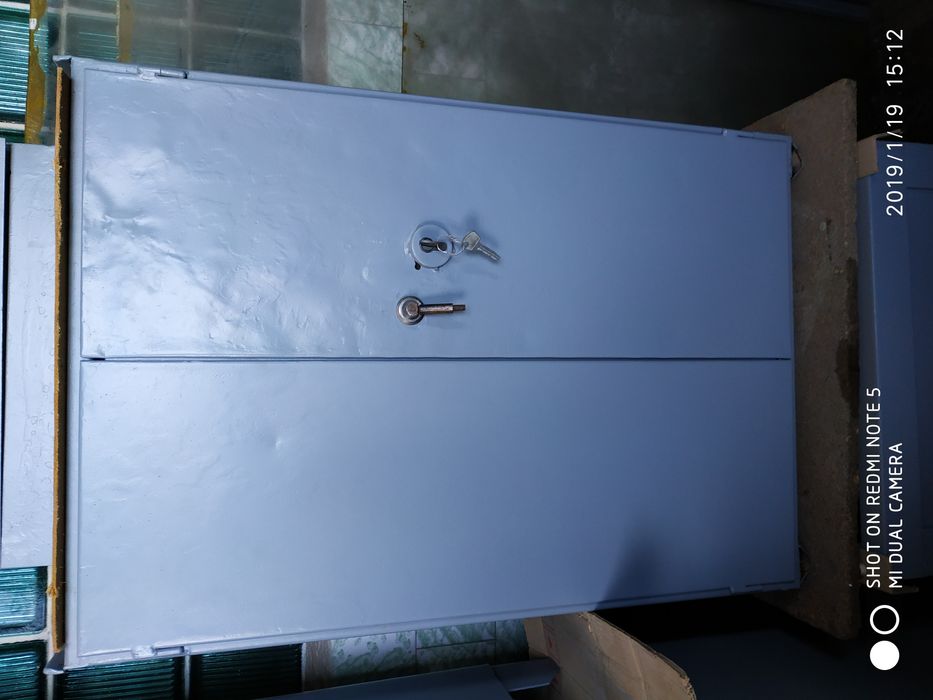 Металічна  тумба