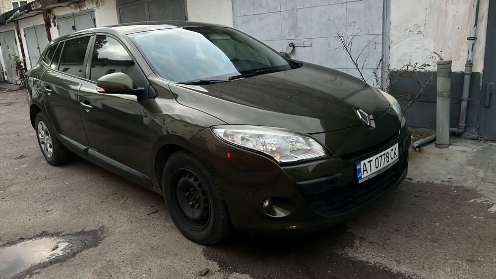Оренда автомобіля Renault Megane
