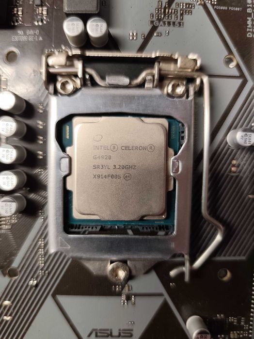 Intel Celeron G4920