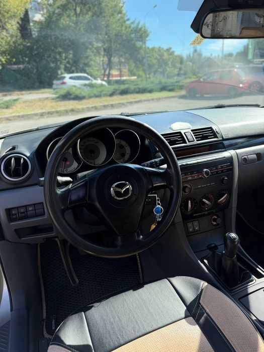 Продам Mazda 3 1.6