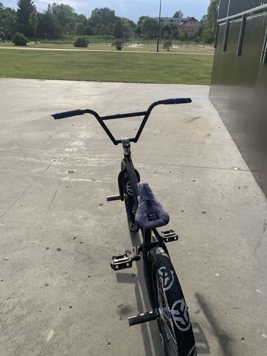 Streetowy bmx  polowa czesci nowa (opis)