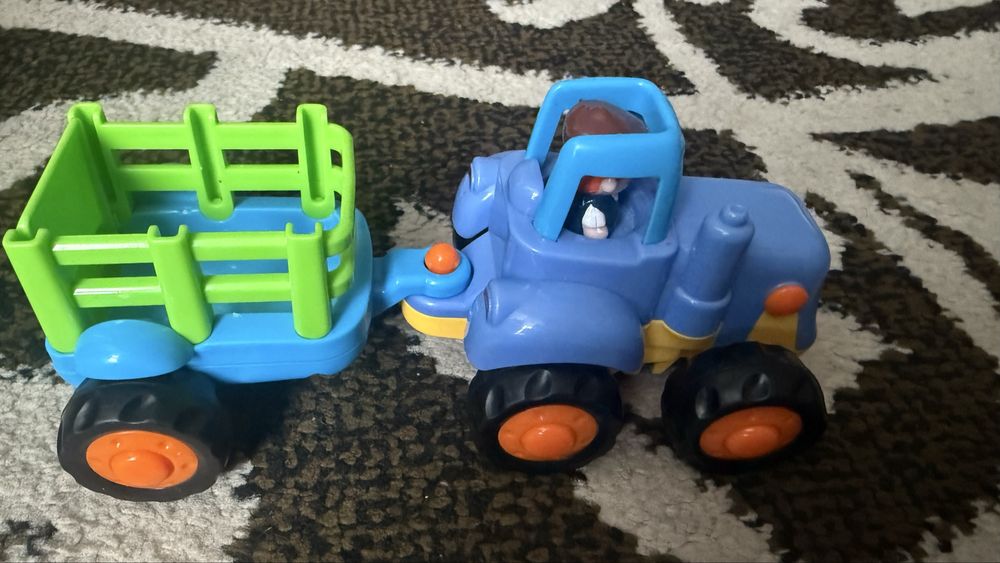 Трактор з причепом трактор с прицепом Hola