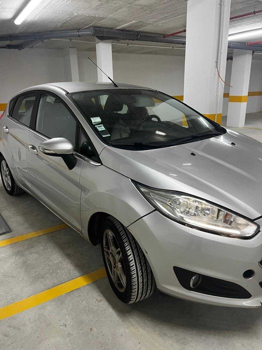 Vendo Carro Ford Fiesta de Nov 2013