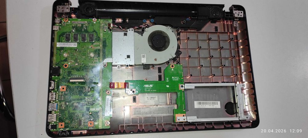Продам ноутбук Asus R541N