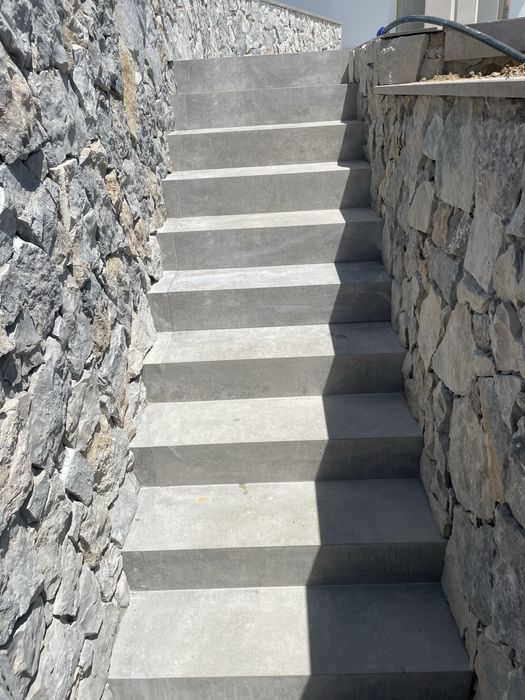 Ladrilhador profissional no Algarve – qualidade e rapidez