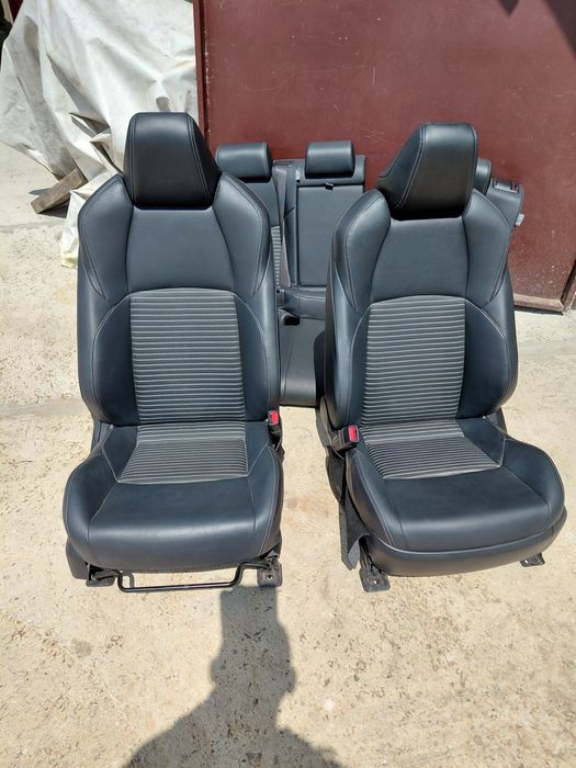 Салон шкіряний на Toyota Rav4 19-25 року