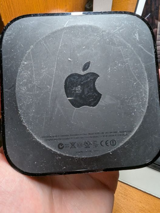 Apple TV 3rd Gen — Компактна приставка для стримінгу та AirPlay