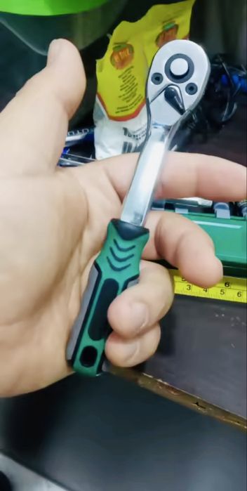 Набір головок 1/4 на тримачі с трещоткою і подовжувачем новий якісний