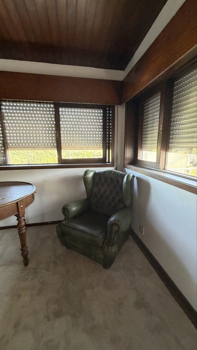 Dois sofas e mesa