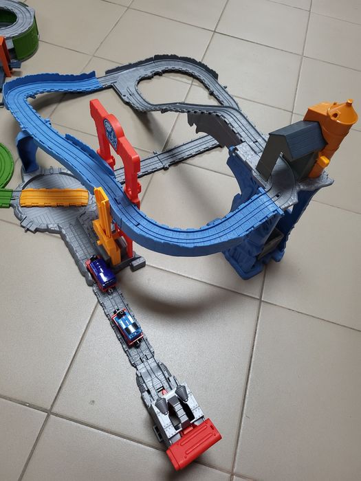 Дорога Thomas  із потягом