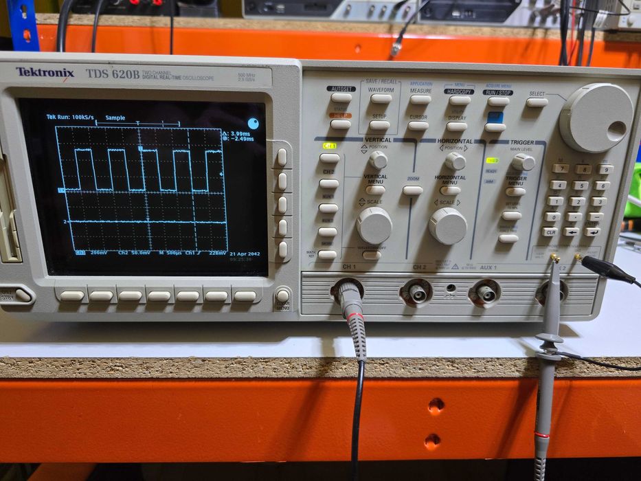 Oscyloskop cyfrowy Tektronix TDS 620B 500MHz; 2,5GS/s dwukanałowy
