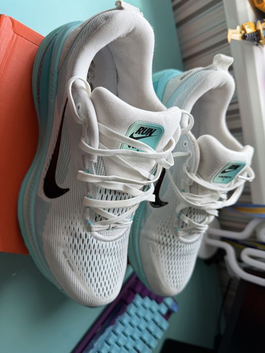 Чоловічі кросівки NIKE VOMERO 18