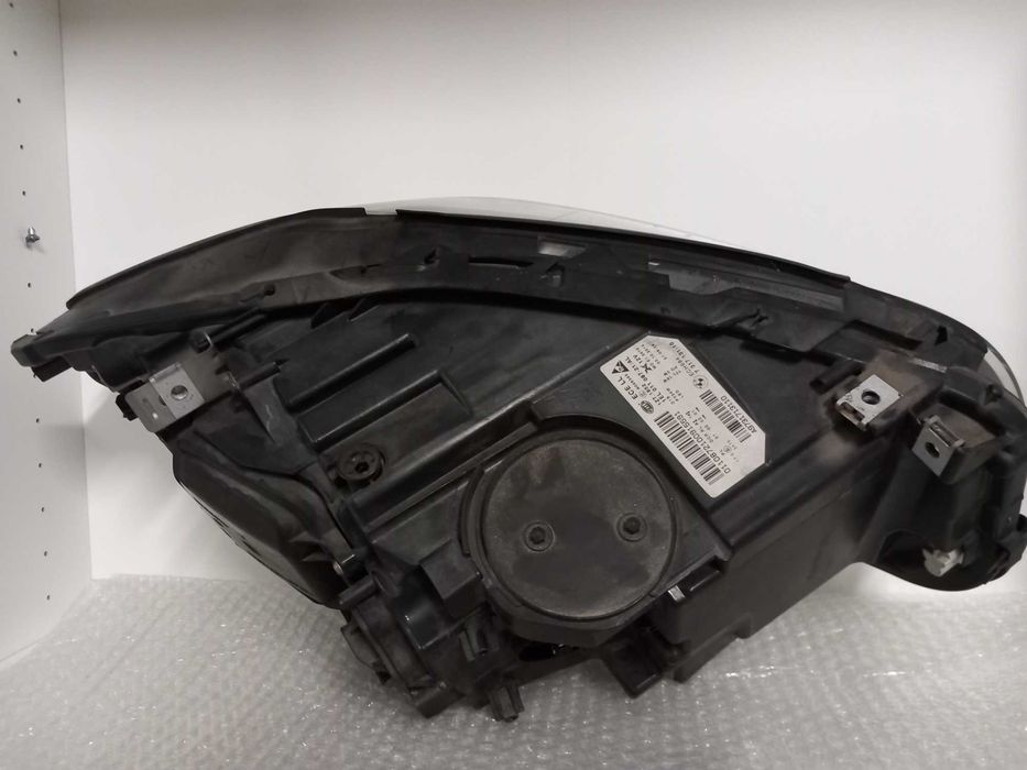 Farol BMW Serie 5 F10/F11  BI-XÉNON direito/esquerdo