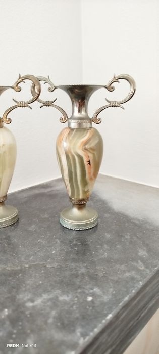 2 vasos em Onix e metal