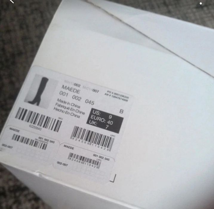 Botas de cano médio , pele macia, marca Aldo