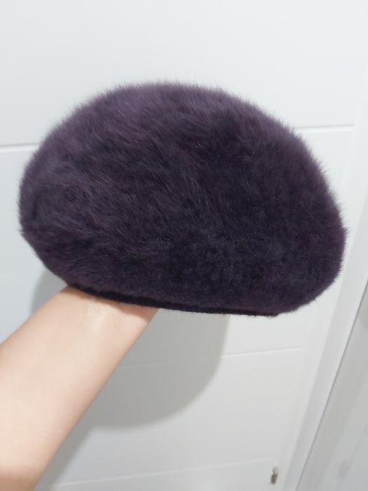 Fioletowy Beret z puszkiem