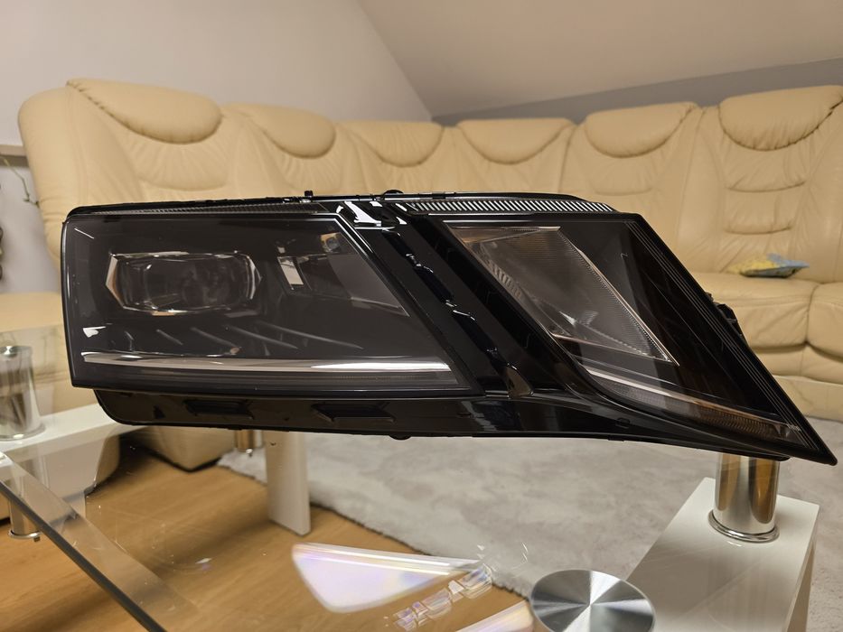 Nowy reflektor lampa prawa przednia Skoda Octavia 3 III prawy przód