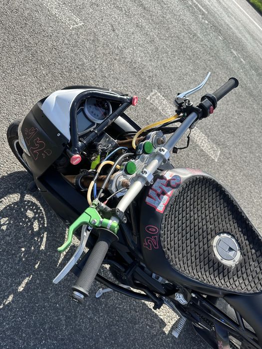 Triumph daytona 675 full/stunt