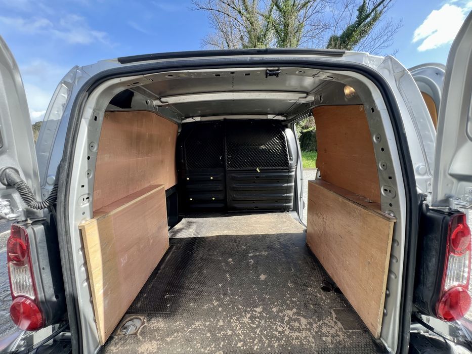 Peugeot Partner 1.6 Hdi 100cv GPS/AC/3lugs/Garantia