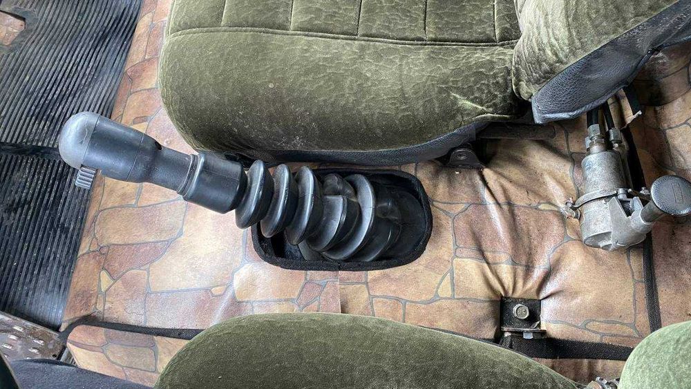 КАМАЗ 4310, лісовоз із маніпулятором