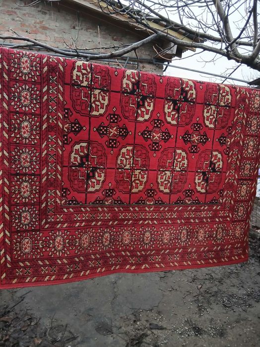 Великий килим на підлогу 1,95×2,90, середній стан