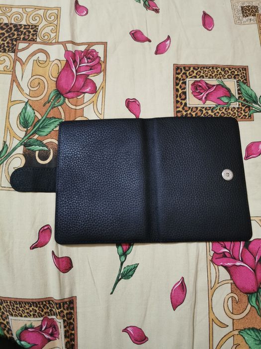 Продам кожаный чехол на электронную книгу