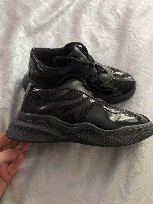 Кросівки жіночі 37 розмір