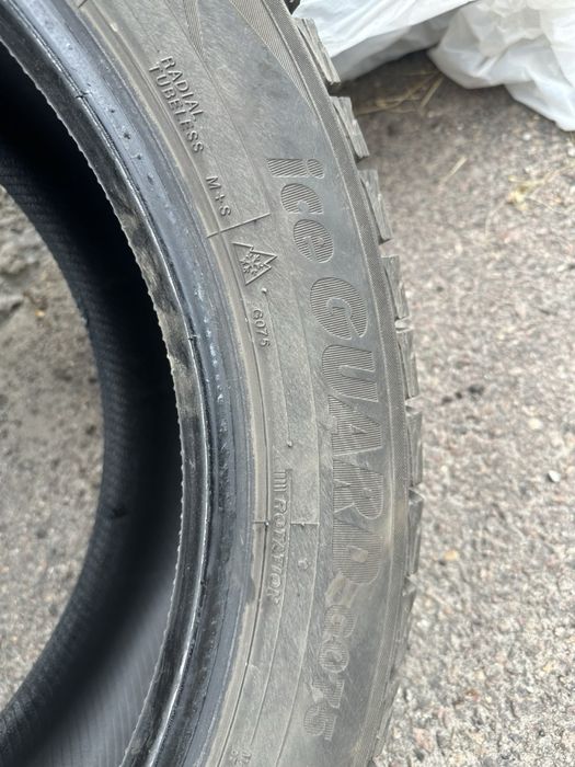 Гума зимова Yokohama 225/55 R19 iceGUARD G075