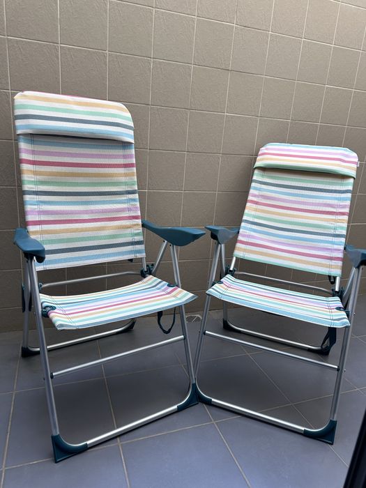Conjunto de cadeiras de praia reclináveis