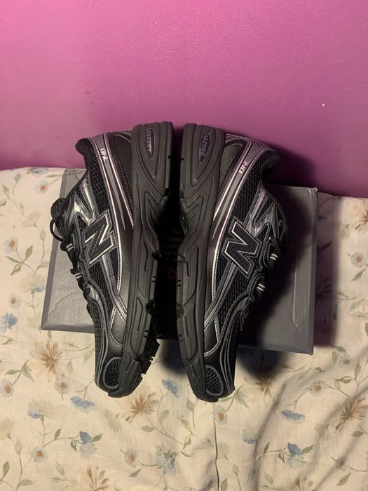 New balance 740 black