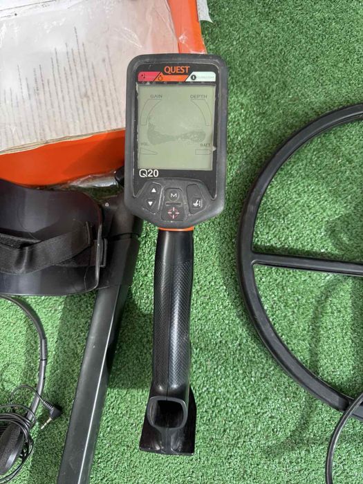 Металошукач Quest Q20+Mars Discovery. Металлоискаткль Квест