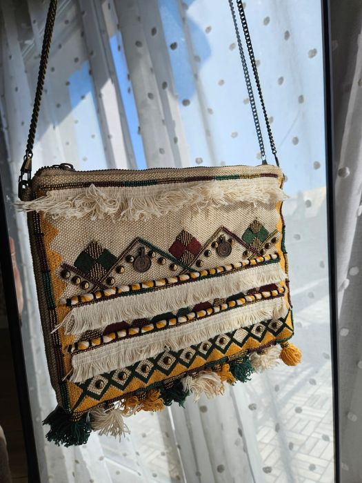 Stylowa torebka damska boho od Parfois na łańcuchu etno hippie