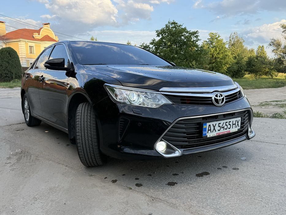 Продаж автомобіля Toyota Camry