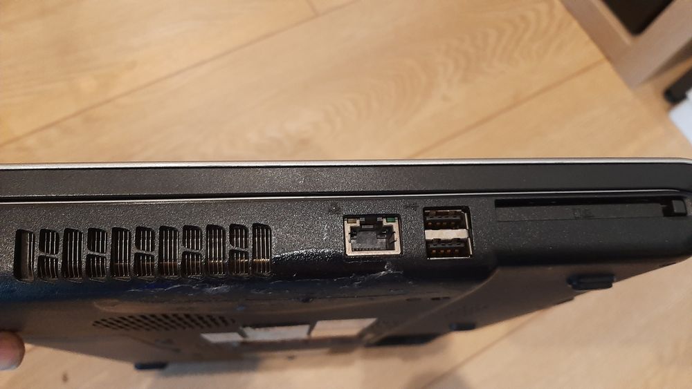 Portátil Toshiba L300-1CY