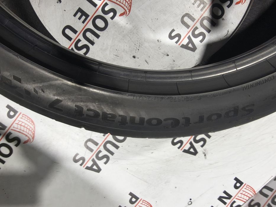 2 pneus semi novos 225-40R19 Continental- Oferta dos portes
