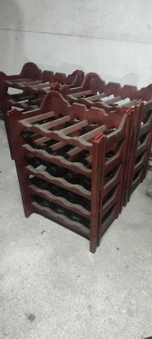 Garrafeira empilhável