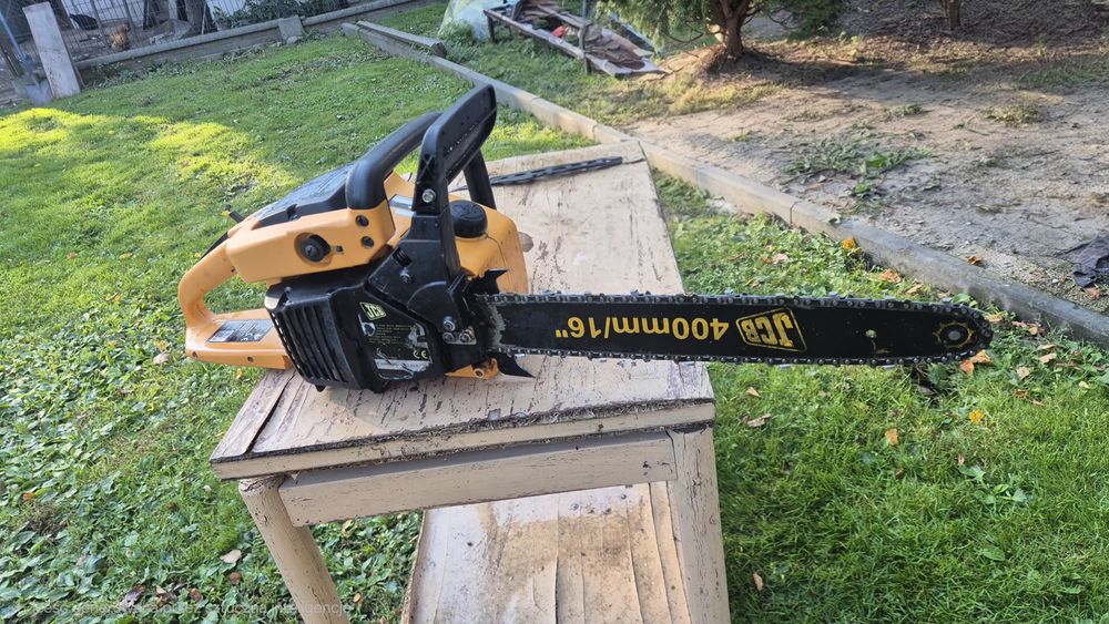 Piła spalinowa JCB