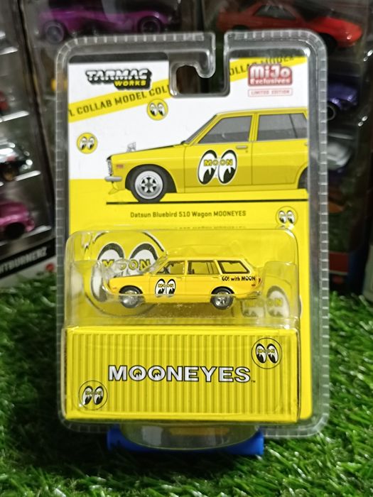 Tarmac Works Datsun Bluebird 510 Wagon Mooneyes