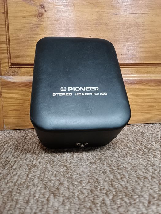 Marantz sr 1000 . Pioneer se 30