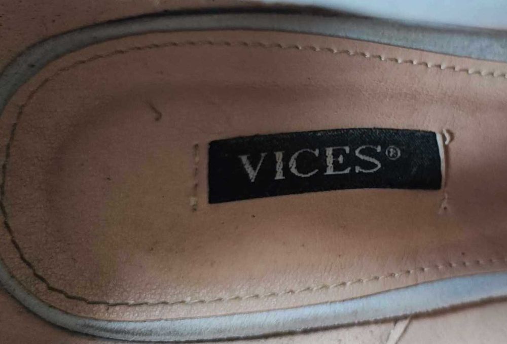 Wysokie buty, botki na koturnie z odkrytymi palcami Frędzle rozmiar 39