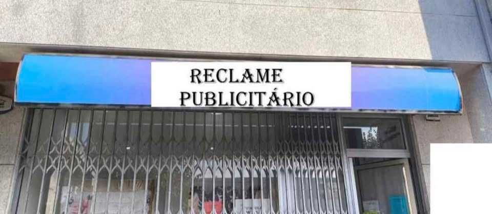 Reclame publicitário com lâmpadas.