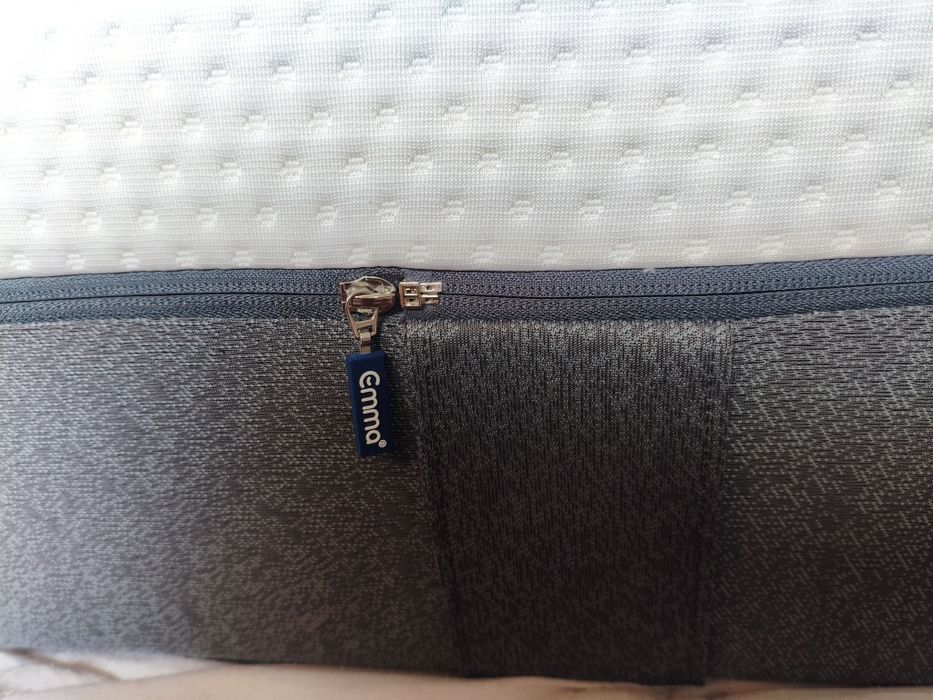 Cama de casal com colchão Emma