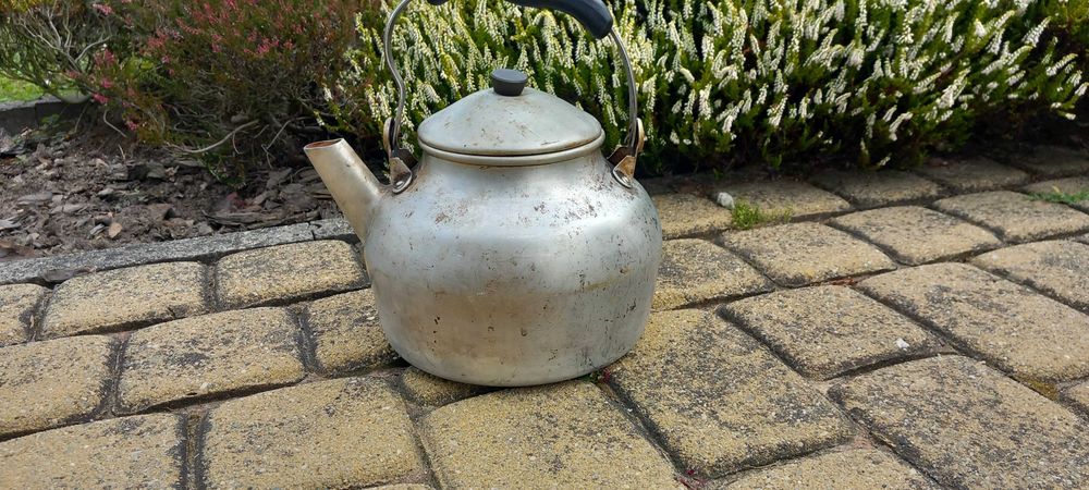Stary duży aluminiowy czajnik czajnik powojenny PRL