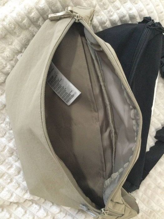 Сумка бананка uniqlo