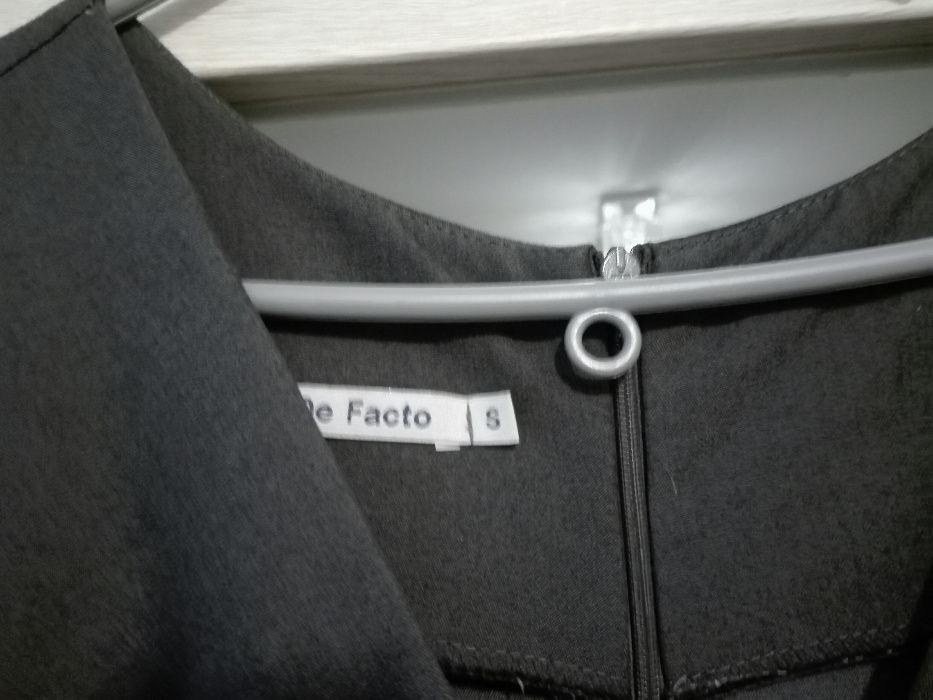 Biznesowa ołówkowa sukienka do pracy DE FACTO 36 S