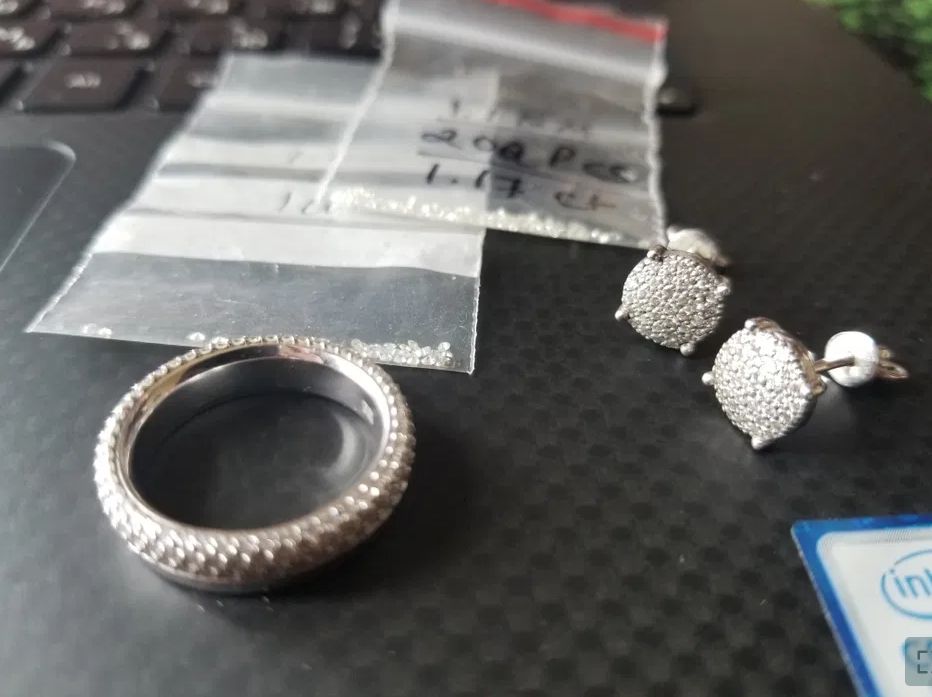 Бриллианты Моссаниты 1.1мм.